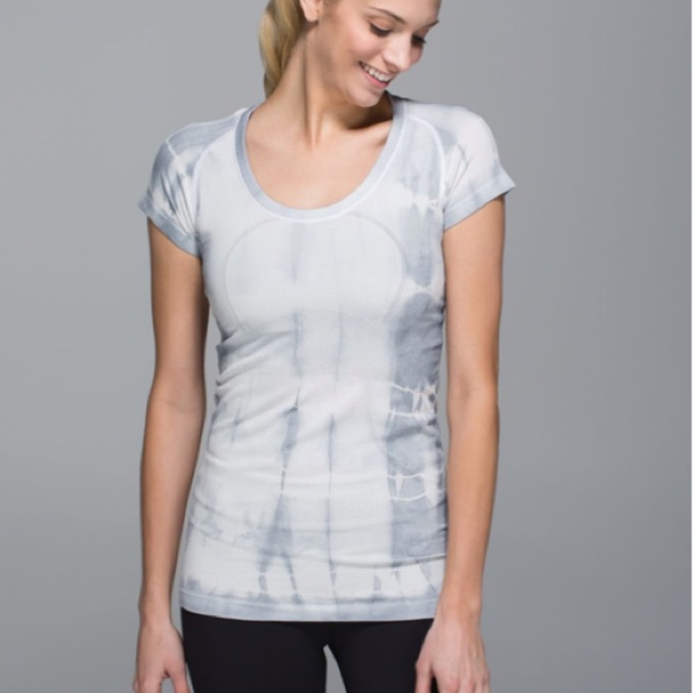 Lululemon Swiftly Tech Short Sleeve Scoop
Heathered Silver Fox Rare Sz 8